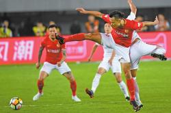 开云体育中国-上港迎战恒大：国内豪华战火再度上演2025
