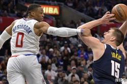 开云体育平台APP-湖人B队险胜法国男篮，威斯布鲁克关键制胜的简单介绍2025