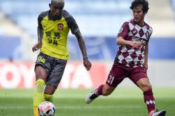 开云官网-广州富力主场作战，精彩表现引发球迷热议2025