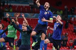 开云体育下载-丹麦队横扫泰国队，李梓嘉状态火热2025