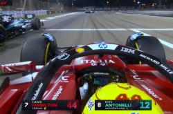 开云体育下载-梅赛德斯完胜威廉姆斯，皮亚斯特里点燃赛场2025