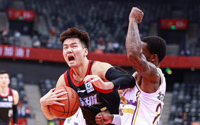 包含争夺激烈！CBA球队再添一份胜利达到新高点的词条