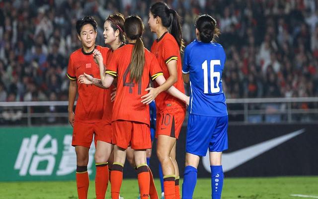 西藏女足选手夺得冠军殊荣