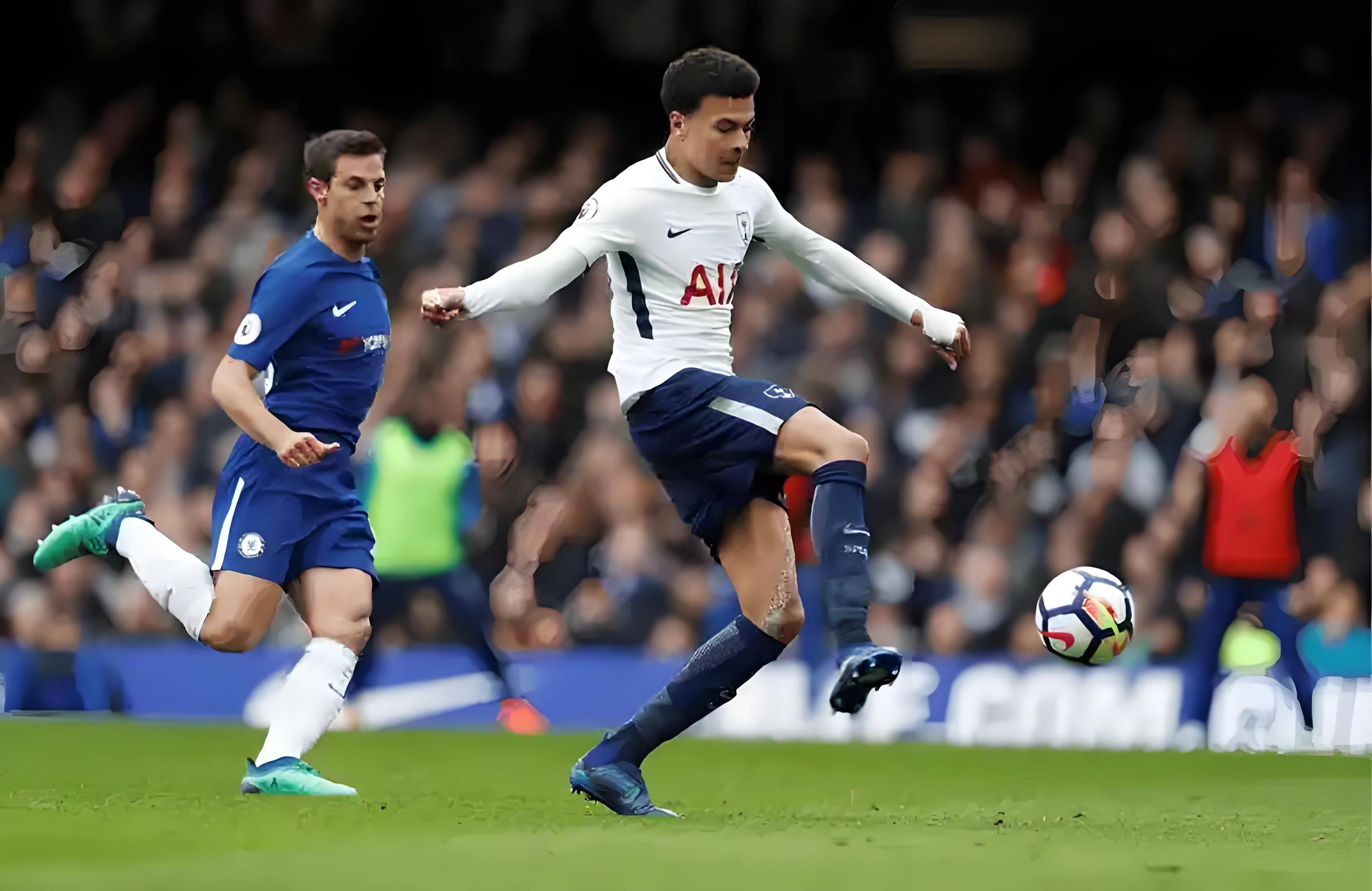 包含托特纳姆热刺逆袭，欧冠联赛小组排名喜人的词条