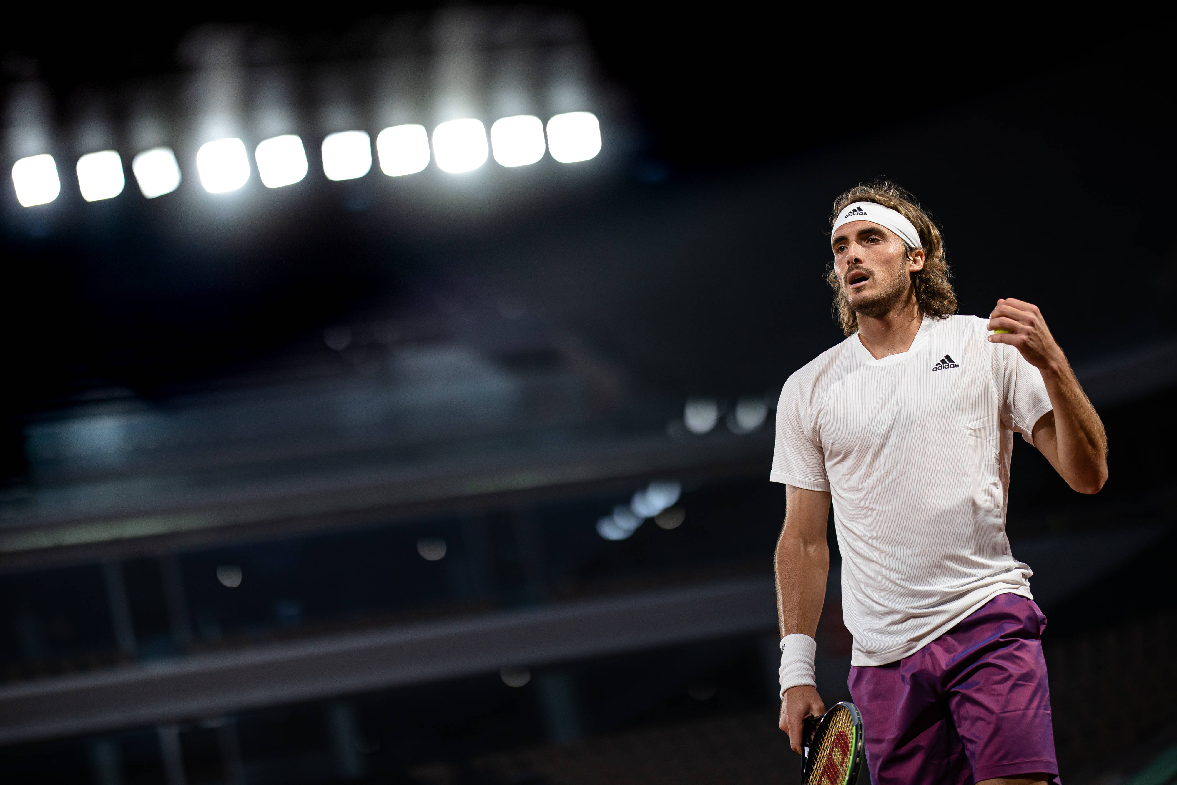 包含美国网球队碾压法国网球队,西西帕斯打破历史纪录的词条 包含美国网球队碾压法国网球队,西西帕斯打破历史纪录的词条